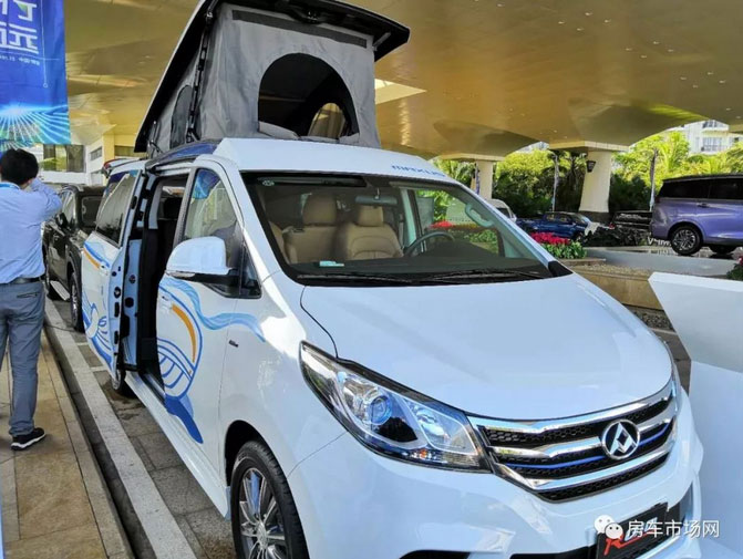 上汽大通RG10汽油升頂房車 量產(chǎn)實車接受預(yù)定