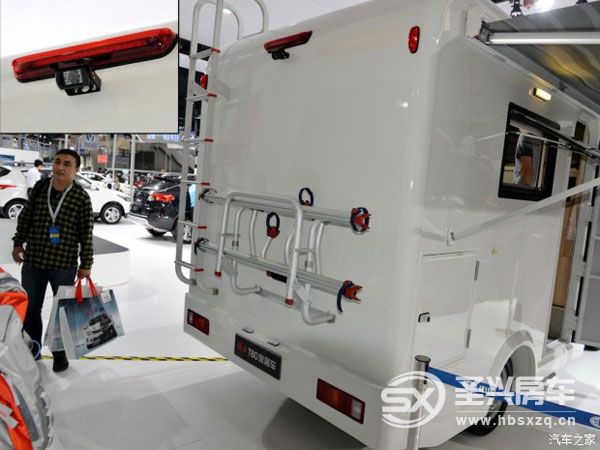 房車(chē)夢(mèng)不再遙遠(yuǎn) 實(shí)拍解放T80旅居車(chē)