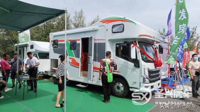 買房車看細(xì)節(jié)可你知道細(xì)節(jié)在哪？房車選購(gòu)學(xué)問(wèn)多，6點(diǎn)經(jīng)驗(yàn)免費(fèi)送-3.jpg